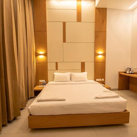 Hotel Rathna Residency - Near Us Consulate à Chennai Extérieur photo