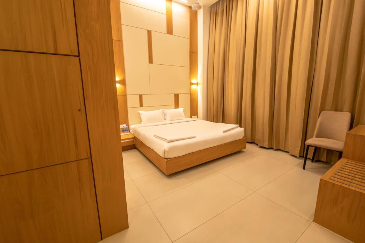 Hotel Rathna Residency - Near Us Consulate à Chennai Extérieur photo